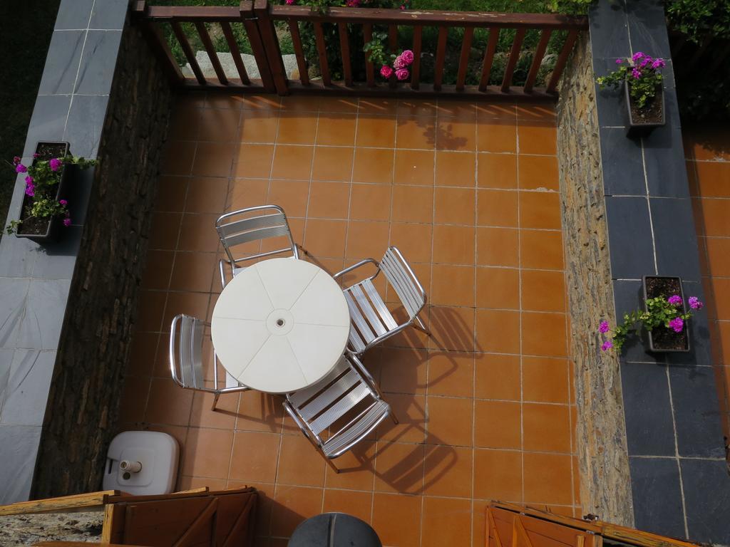Apartaments El Ribal Valencia D'Aneu Exterior photo