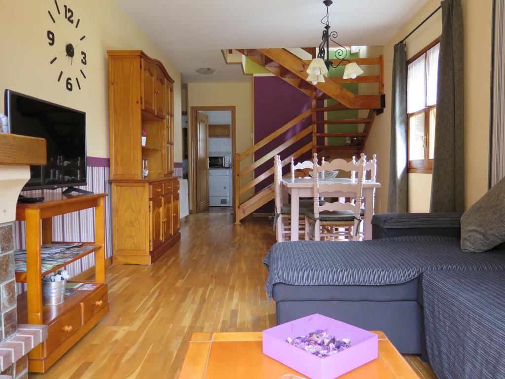 Apartaments El Ribal Valencia D'Aneu Exterior photo
