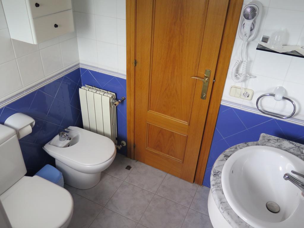 Apartaments El Ribal Valencia D'Aneu Exterior photo