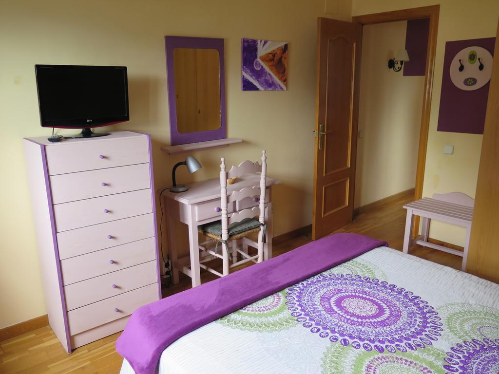 Apartaments El Ribal Valencia D'Aneu Exterior photo